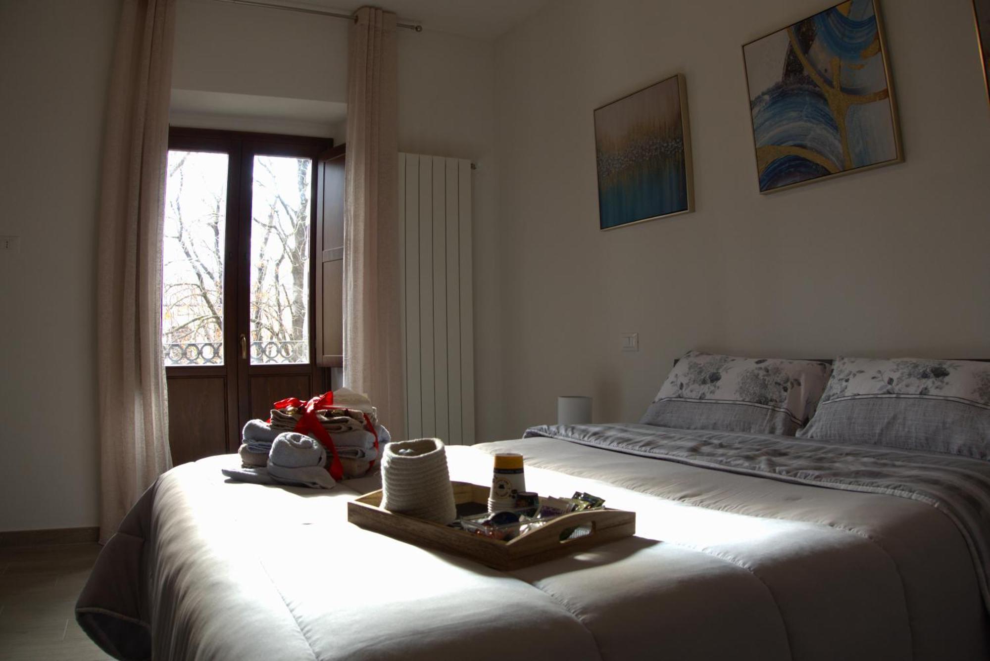 Hotel Dimora Del Sole - Civico 13 LʼAquila Esterno foto