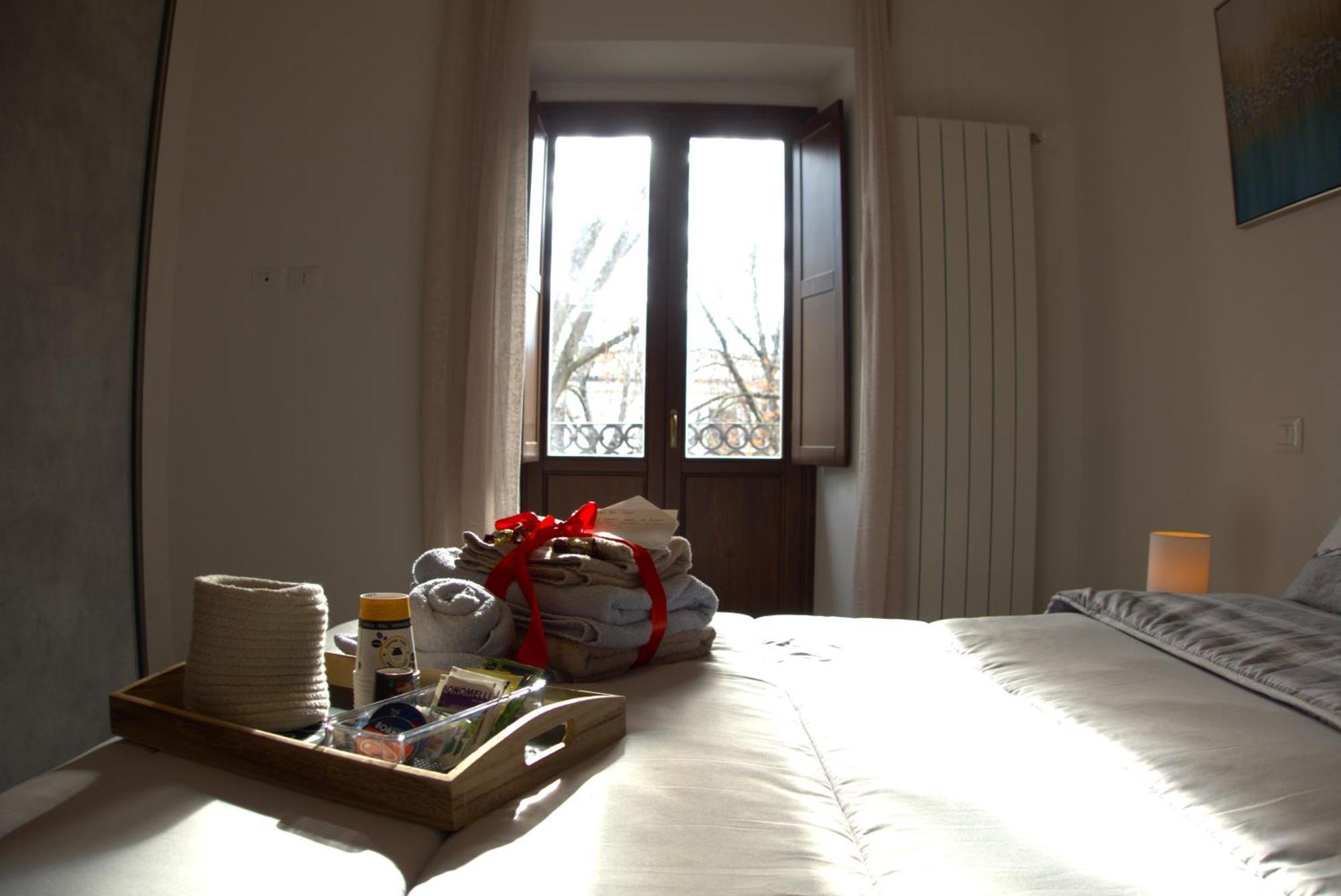 Hotel Dimora Del Sole - Civico 13 LʼAquila Esterno foto